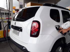 Em abril, consumo de alimentos cresceu, caiu em combustíveis e varejo soma 2% no ano