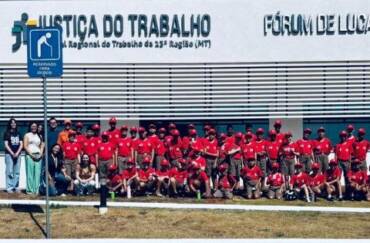 Fórum de Lucas do Rio Verde recebe jovens do projeto Bombeiros do Futuro
