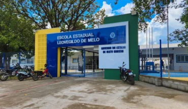 Governo de MT entrega quadra de areia e climatização em escola de Cuiabá