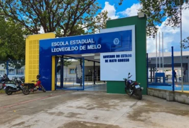 Governo de MT entrega quadra de areia e climatização em escola de Cuiabá
