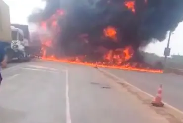 Motorista morre após explosão de carreta tanque em acidente na BR 070 em MT