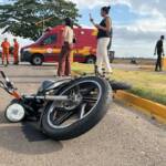 Mulher morre e homem fica ferido em grave acidente entre motocicleta e caminhão em Lucas do Rio Verde