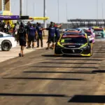 Nelsinho Piquet brilha em corrida noturna inédita e vence etapa da Stock Car em Cuiabá