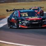 Nelsinho Piquet vence corrida principal da Stock Car e faz a festa do público em Cuiabá
