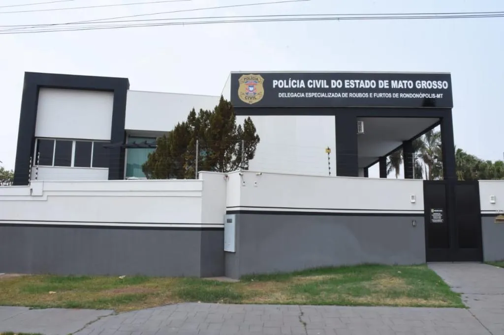 Técnico de informática é preso por invadir celular e cobrar encontro íntimo para não vazar nudes de cliente em Rondonópolis