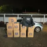 Polícia Civil intercepta Prisma prata na MT-343 e prende mulher com 99 mil cigarros contrabandeados