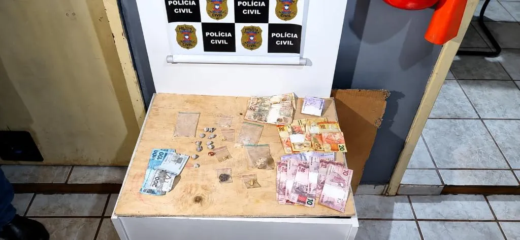 Investigações da Polícia Civil fecham boca de fumo e prendem mulher de 51 anos em Canarana