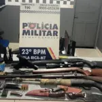 Força Tática apreende arsenal com cinco armas e 335 munições na zona rural de Vila Rica