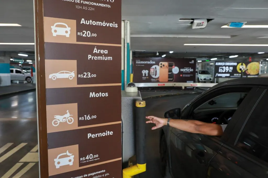 Procon-MT fiscaliza preços de estacionamentos em shoppings