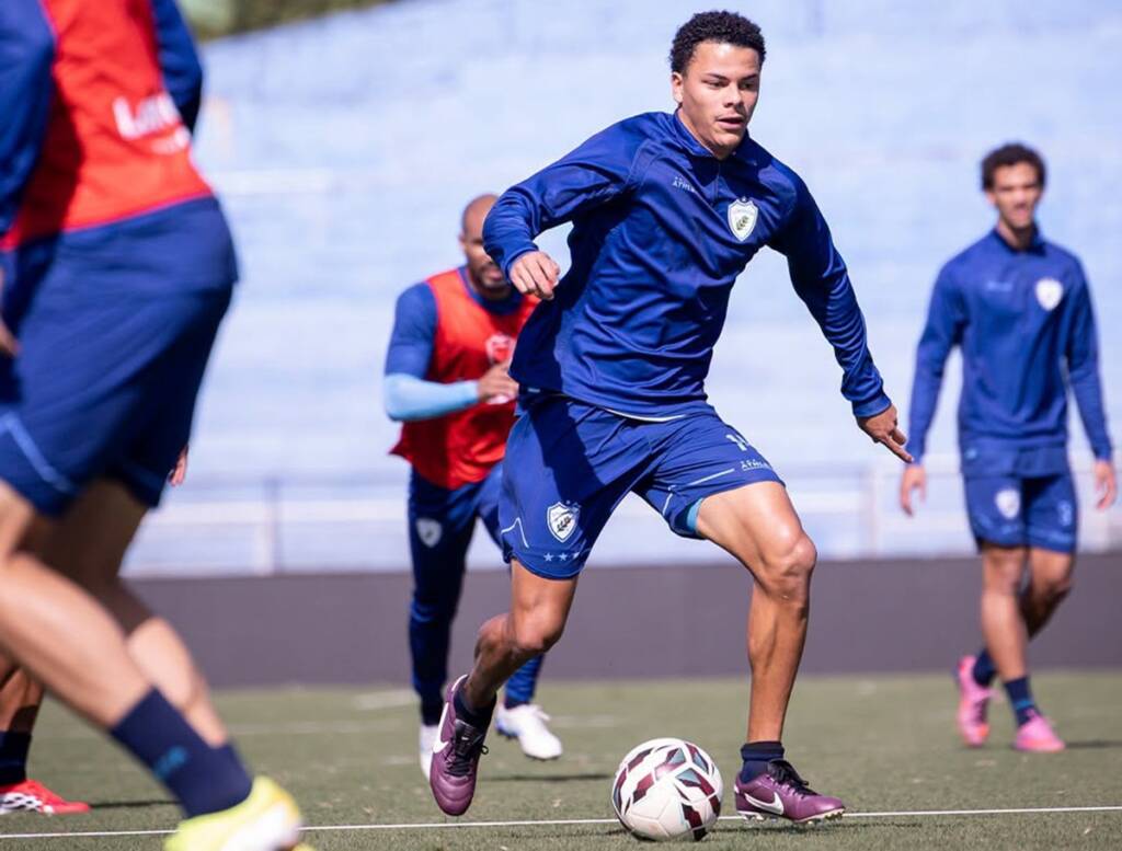 Onde assistir Londrina x Athletic: Tubarão busca quebrar tabu e sair do Z-4 na Série B. Imagem: Rafael Martins/Londrina EC.