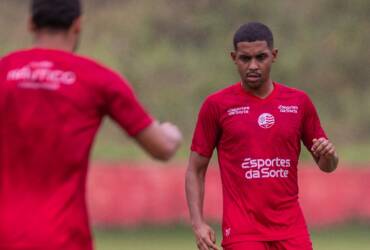 Náutico x Fortaleza: duelo quente nos Aflitos pode mexer na Série B. Imagem: Rafael Vieira CNC