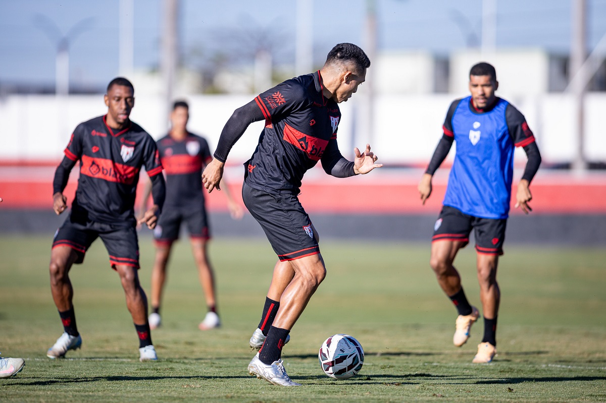 América-MG x Atlético-GO: jogo tenso pode mudar os rumos da Série B. Imagem: Raphael Teixeira/ACG