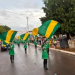 Fanfarra da Emeb Ana Teresa representa Cuiabá em desfile dos 126 anos de Santo Antônio do Leverger