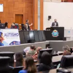 Simpósio da ALMT debate intervenção precoce e cobra conclusão da Casa do Autista em Cuiabá