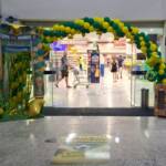 Verde e amarelo tomam conta das vitrines de comércios e reforçam clima de torcida para a estreia do Brasil