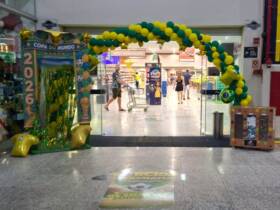 Verde e amarelo tomam conta das vitrines e reforçam clima de torcida para a estreia do Brasil (1)