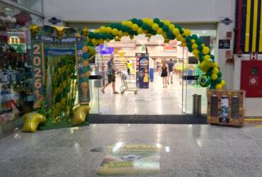 Verde e amarelo tomam conta das vitrines e reforçam clima de torcida para a estreia do Brasil (1)