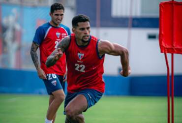 Fortaleza x América-MG: onde assistir e o que esperar do duelo no Castelão. Imagem: Victor Alves/FEC
