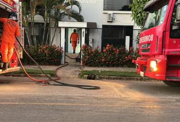 Incêndio em máquina de lavar mobiliza Corpo de Bombeiros em apartamento no Bairro Bandeirantes