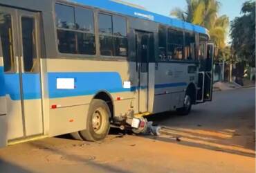 Acidente ocorreu na manhã deste sábado (06), no bairro Jaime Seiti Fujii; condutor da Honda Biz foi socorrido e encaminhado ao Hospital São Lucas