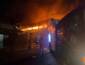Incêndio de grandes proporções atinge depósito da Educação e posto de combustível em Várzea Grande