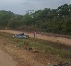 Colisão entre caminhão-baú e picape deixa trânsito lento na BR-163 entre Lucas e Sorriso