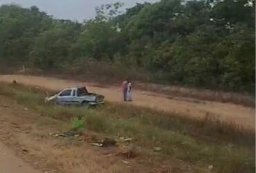 Colisão entre caminhão-baú e picape deixa trânsito lento na BR-163 entre Lucas e Sorriso