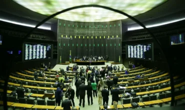 Maioridade avança na Câmara após aprovação de PEC na CCJ
