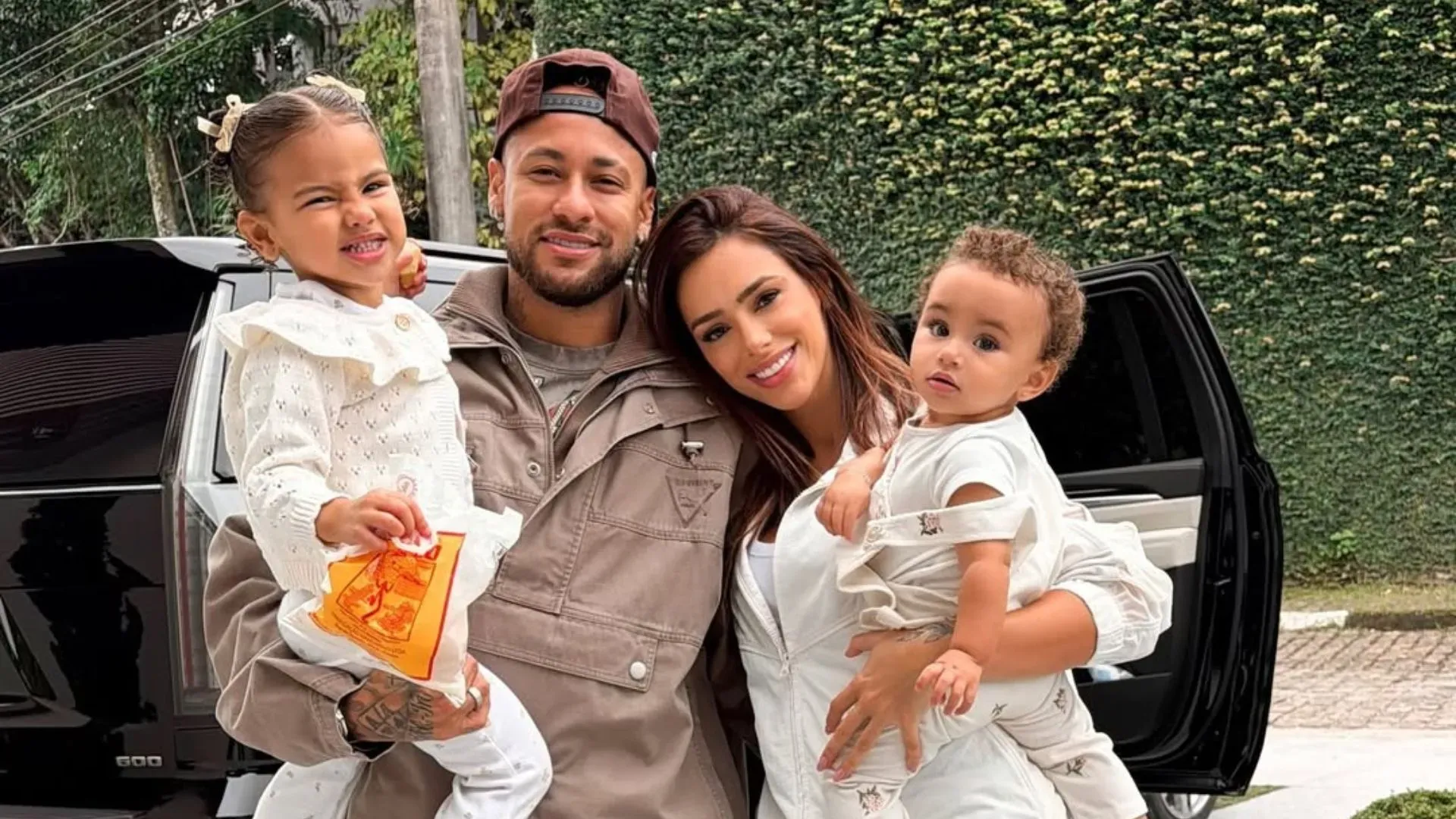 Bruna Biancardi relata ataques racistas às filhas e revela conselho de Neymar