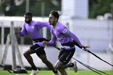 Onde assistir América-MG x Criciúma: duelo promete agitar a Série B nesta terça-feira. Imagem: Mourão Panda/América-MG