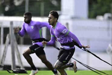 Onde assistir América-MG x Criciúma: duelo promete agitar a Série B nesta terça-feira. Imagem: Mourão Panda/América-MG