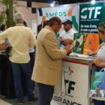 Tecnologia de MT cruza a divisa: Empresa apresenta sistemas inovadores para prefeituras em grande congresso de municípios