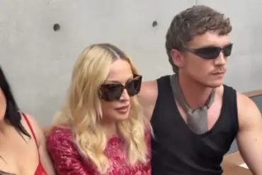 Connor Storrie Madonna: ator de ‘Heated Rivalry’ é visto com cantora em Paris Fashion Week