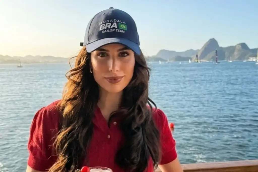 Miss Brasil 2022 vestido de Hebe Camargo em noivado em Florença