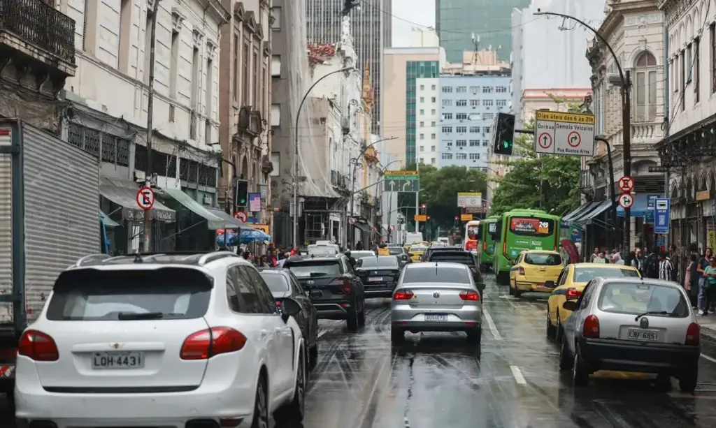 Roubo de veículos no Rio se concentra em áreas dominadas pelo crime