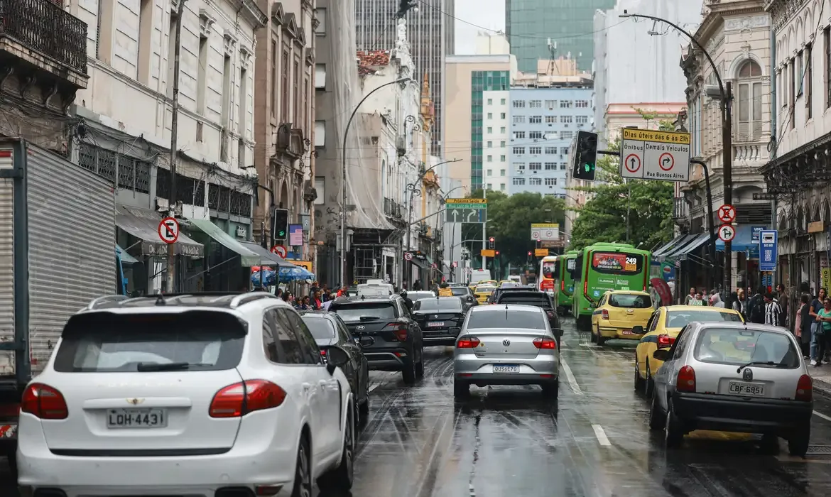 Roubo de veículos no Rio se concentra em áreas dominadas pelo crime