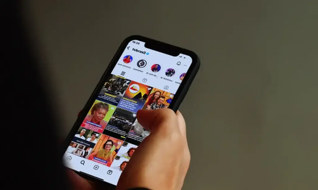 Redes ampliam polarização e isolamento político entre jovens, aponta estudo