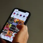 Redes ampliam polarização e isolamento político entre jovens, aponta estudo