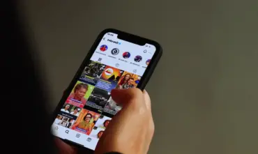Redes ampliam polarização e isolamento político entre jovens, aponta estudo