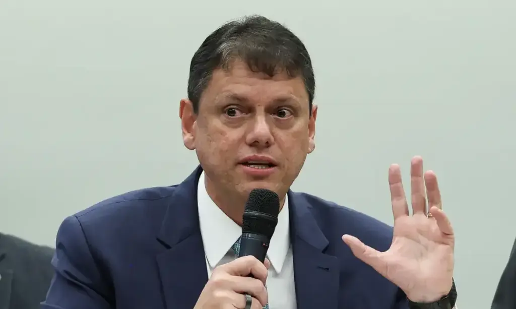 Tarcísio tem contas de 2025 aprovadas com ressalvas pelo TCE-SP