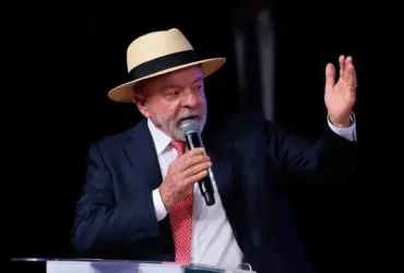 Lula parabeniza Colômbia após eleição que elege candidato de direita