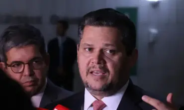 PEC da escala 6x1 segue travada no Senado em semana esvaziada