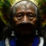 Cacique Raoni é internado em estado grave na UTI: Aos 94 anos, líder indígena luta contra quadro de sepse pulmonar em Mato Grosso