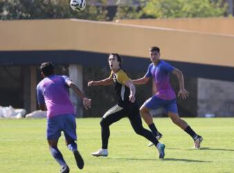 Criciúma x Ceará: onde assistir e escalações do duelo Pela Série B. Imagem: Celso da Luz/Criciúma