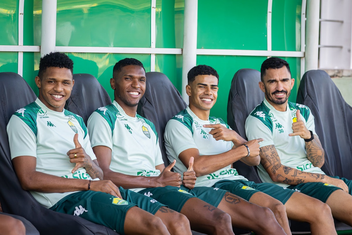 Cuiabá x Vila Nova: onde assistir e tudo sobre o duelo da Série B. Imagem: AssCom Dourado