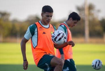 Cuiabá x Vila Nova: onde assistir e tudo sobre o duelo da Série B. Imagem: AssCom Dourado