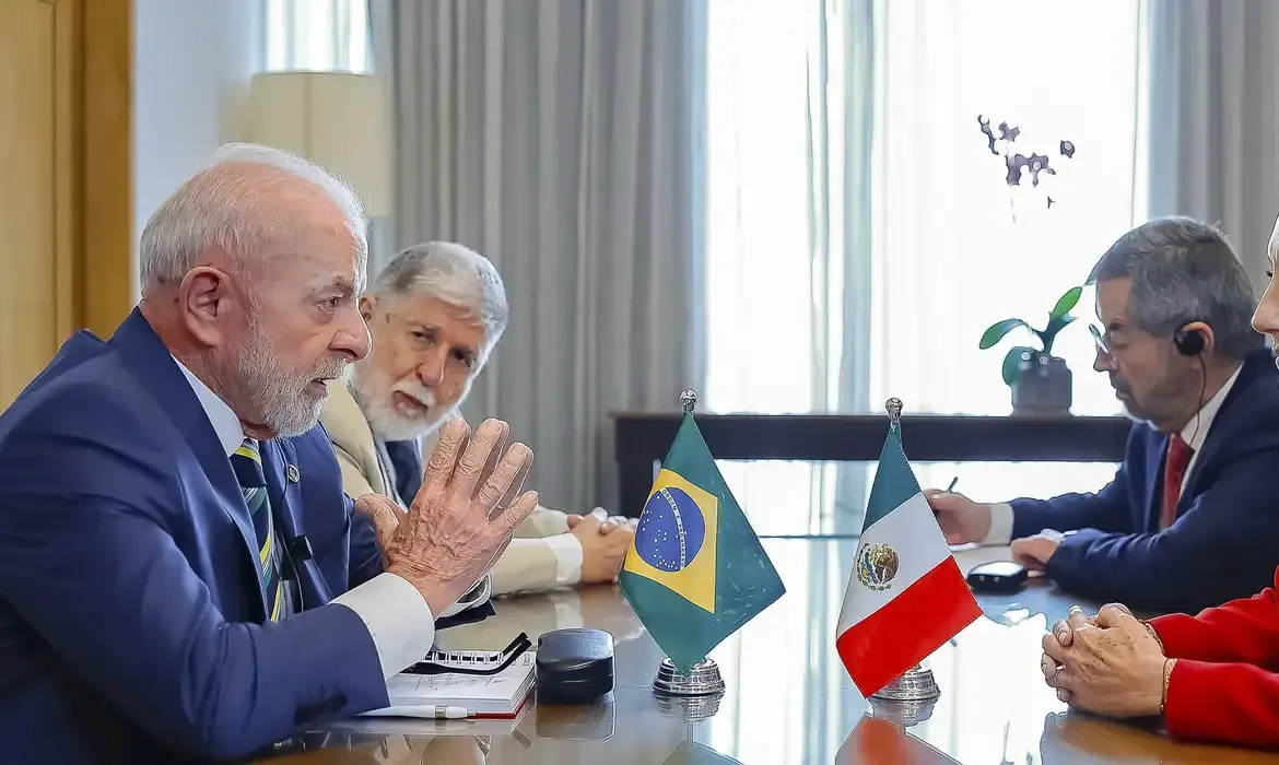 Lula relaciona protestos no México às manifestações de 2013 no Brasil