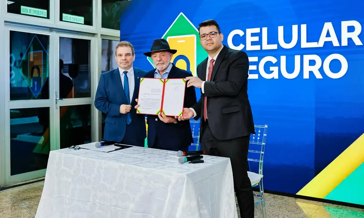 Lula cria plataforma Celular Seguro para combater roubo de celular