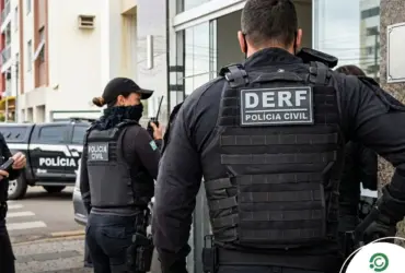 Foto de policiais civis da delegacia especializada de roubos e furtos
