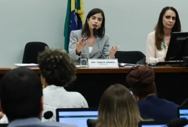 Misoginia avança na Câmara com proposta que equipara prática ao racismo